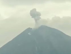 Semeru Kembali Menggeliat, Luncurkan Awan Panas Setinggi 500 Meter!