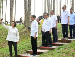 Jokowi Tetap Jalan-Jalan, Walau Kantor di IKN!