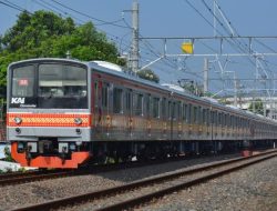 KRL Tetap Berjalan, KAI Commuter Siagakan Personil Tambahan di Tengah Aksi Demo