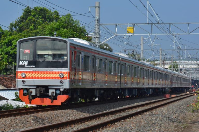 KRL Tetap Berjalan, KAI Commuter Siagakan Personil Tambahan di Tengah Aksi Demo