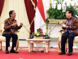 Jokowi Diajak Nakhodai Golkar, Politisi Senior: Undang-Undang Saja Bisa Diubah!