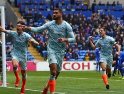 Newcastle Gigit Jari, Guehi Mahal! Bidik Bek Chelsea Sebagai Alternatif?