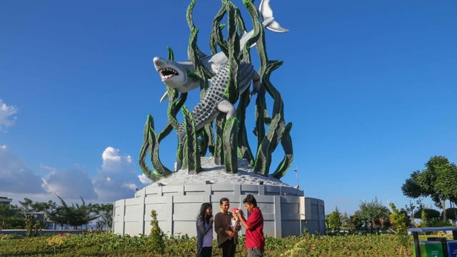 Surabaya Punya Ikon Baru: Monumen Suroboyo Wani dari Ribuan Knalpot Brong