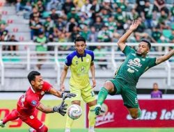 Duel Sengit di GBT: Persebaya Siap Jegal Barito Putera dengan Formasi Jitu