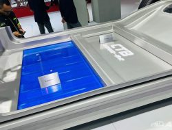 Teknologi Blade Battery BYD M6 Bikin Berkendara Aman dan Nyaman