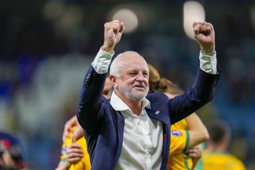 Topreneur  Graham Arnold, pelatih Timnas Australia, dibuat terkesima dengan atmosfer Stadion Utama Gelora Bung Karno (SUGBK). Ia tak segan memberikan pujian untuk suporter Indonesia.